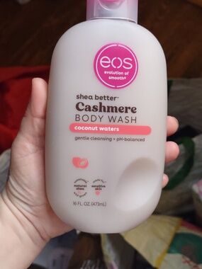 Eos coconut waters bodywash
